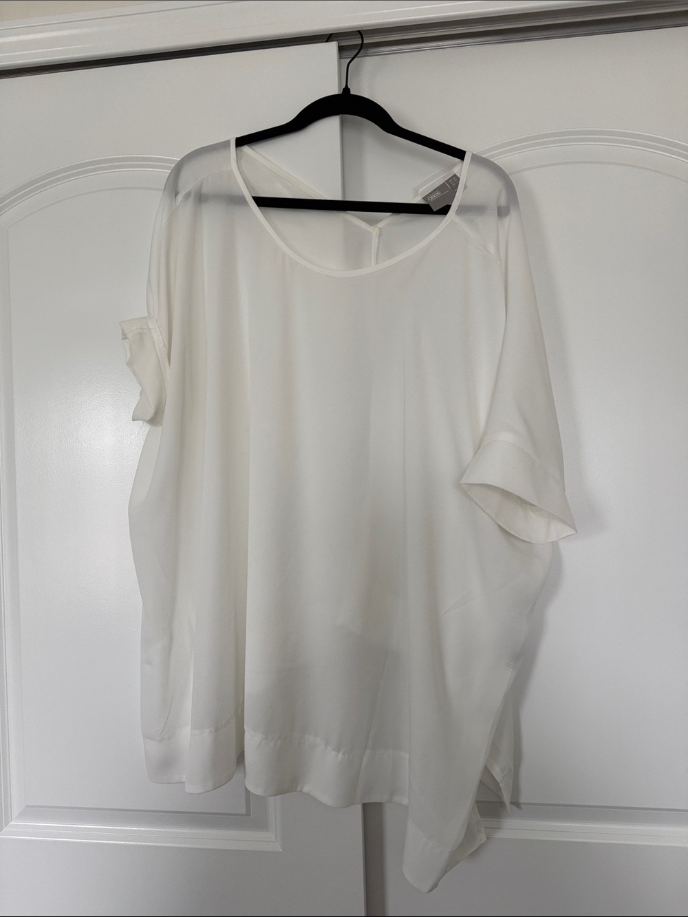 Women's White Flowing Short Sleeve Blouse